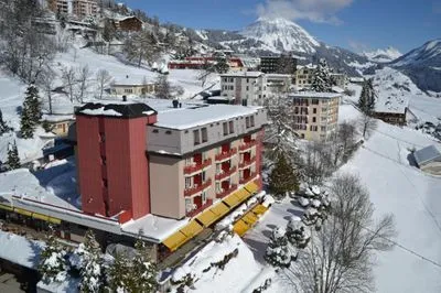 Hotel de construcción Alpine Classic Hotel