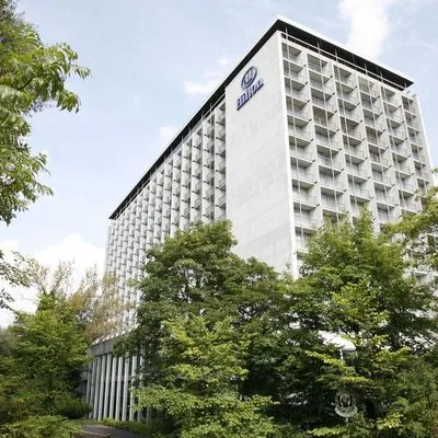 Building hotel Hilton Munich Park