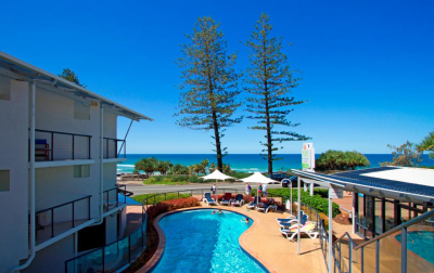 Building hotel The Beach Retreat Coolum