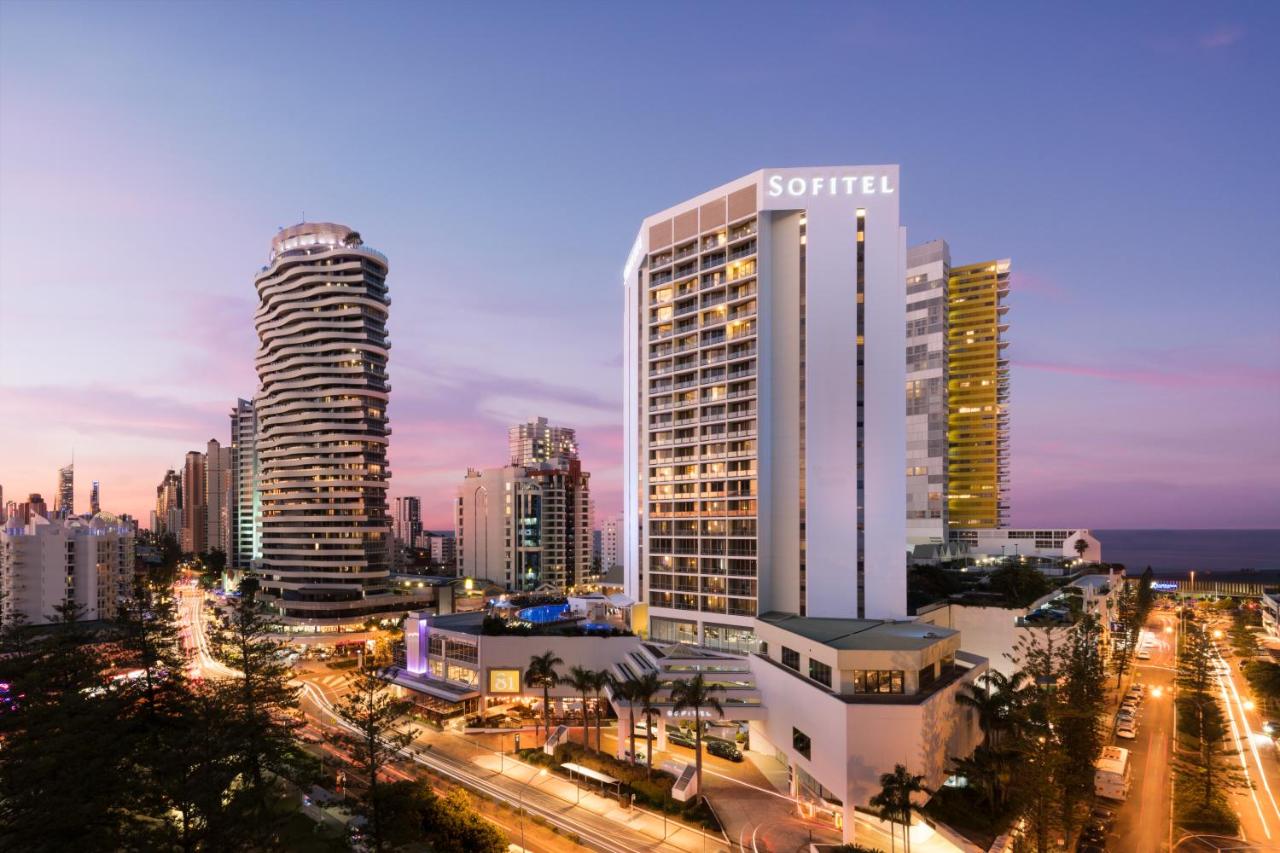 Building hotel Sofitel Gold Coast Broadbeach