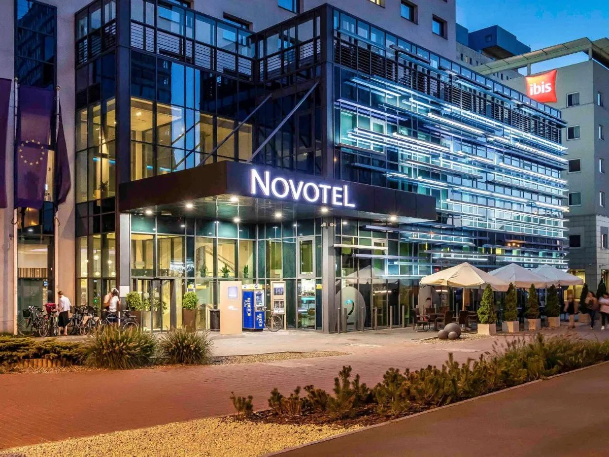 Building hotel Novotel Lodz Centrum