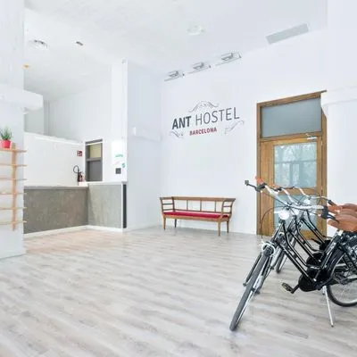 Building hotel Ant Hostel Barcelona