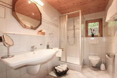 Building hotel Hotel Pension Hubertus