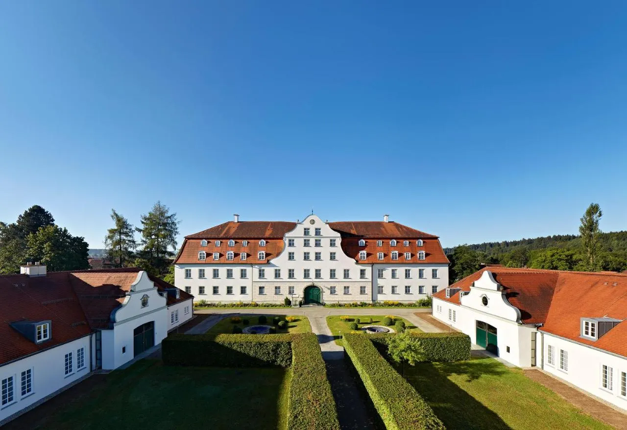 Building hotel Hotel Schloss Lautrach
