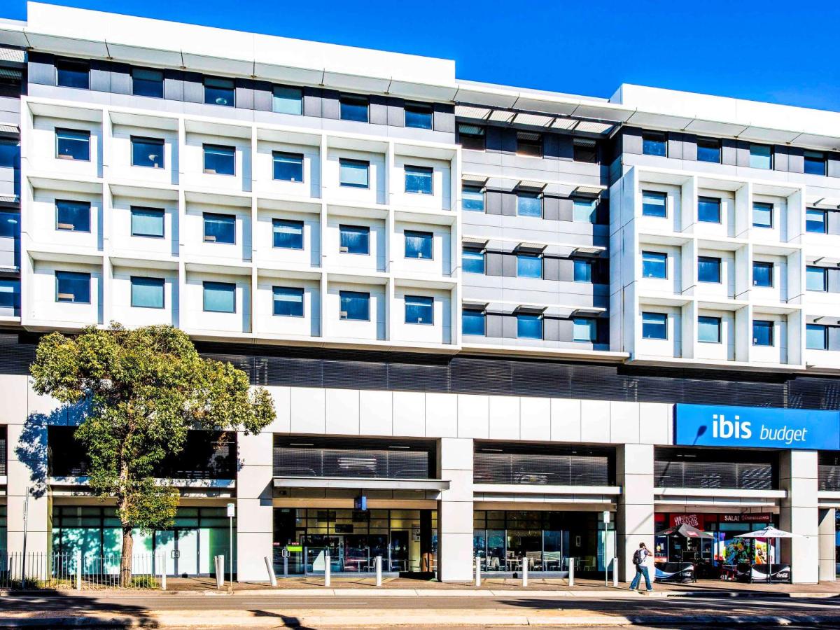 Building hotel ibis Budget Sydney Olympic Park