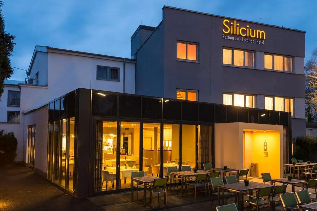 Building hotel Hotel Silicium