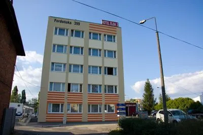 Building hotel Hotel Elda Ii