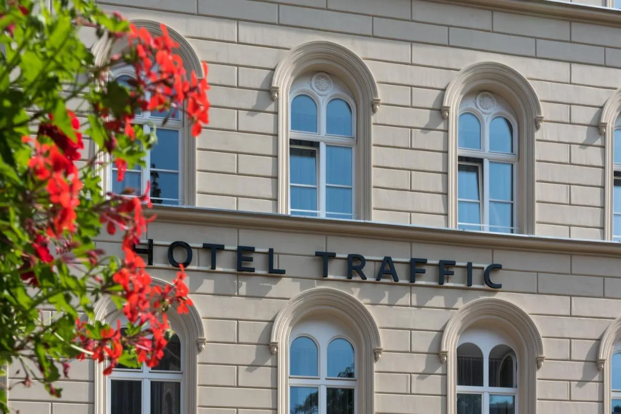 Building hotel Hotel Traffic Wrocław