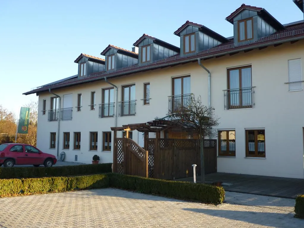 Building hotel Wirtshaus Zur Bina
