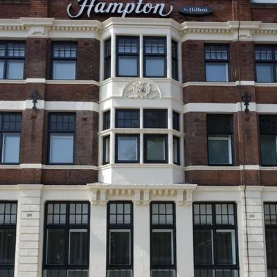 Building hotel Hampton by Hilton Birmingham City North