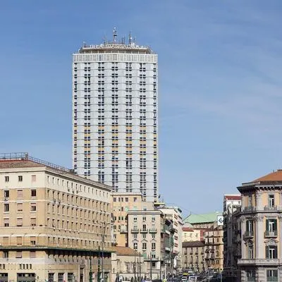 Building hotel NH Napoli Panorama