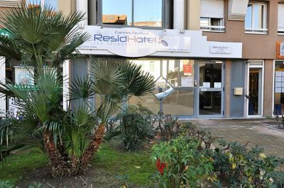 Building hotel Residhotel Cannes Festival