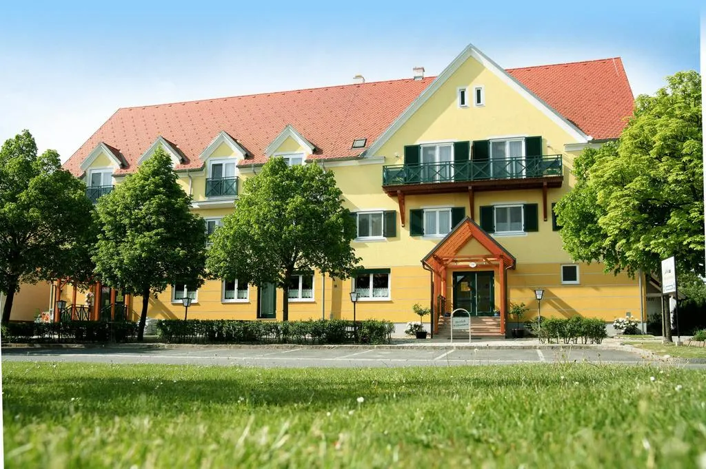 Building hotel Landhotel Schwabenhof