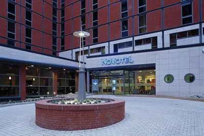 Building hotel Novotel Leeds Centre
