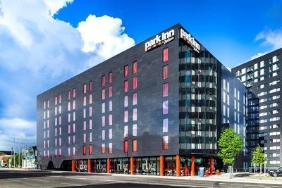 Building hotel Park Inn by Radisson Manchester City Centre