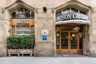 Hotel dell'edificio Mesón Castilla Atiram 2
