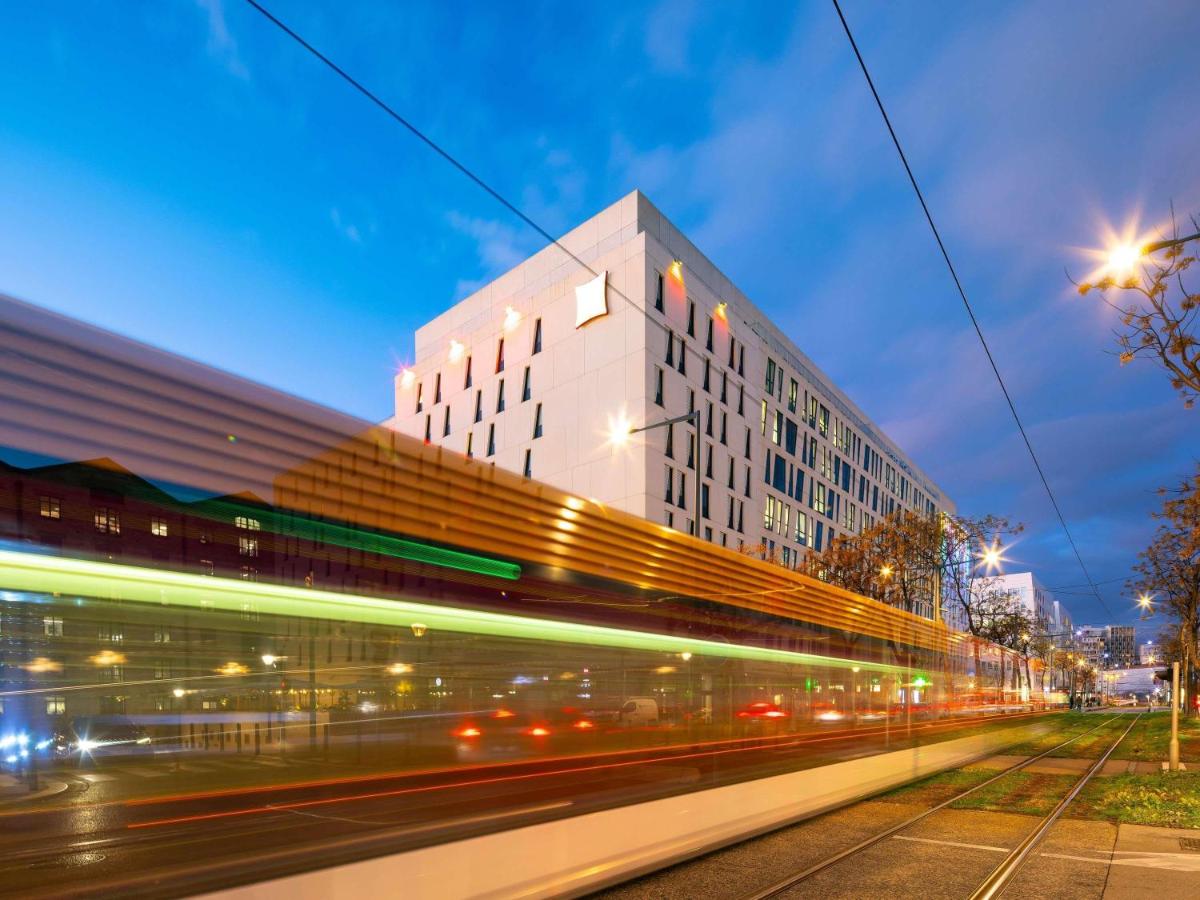 Building hotel ibis Marseille Centre Euromed