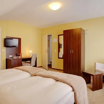 Building hotel Mercedes