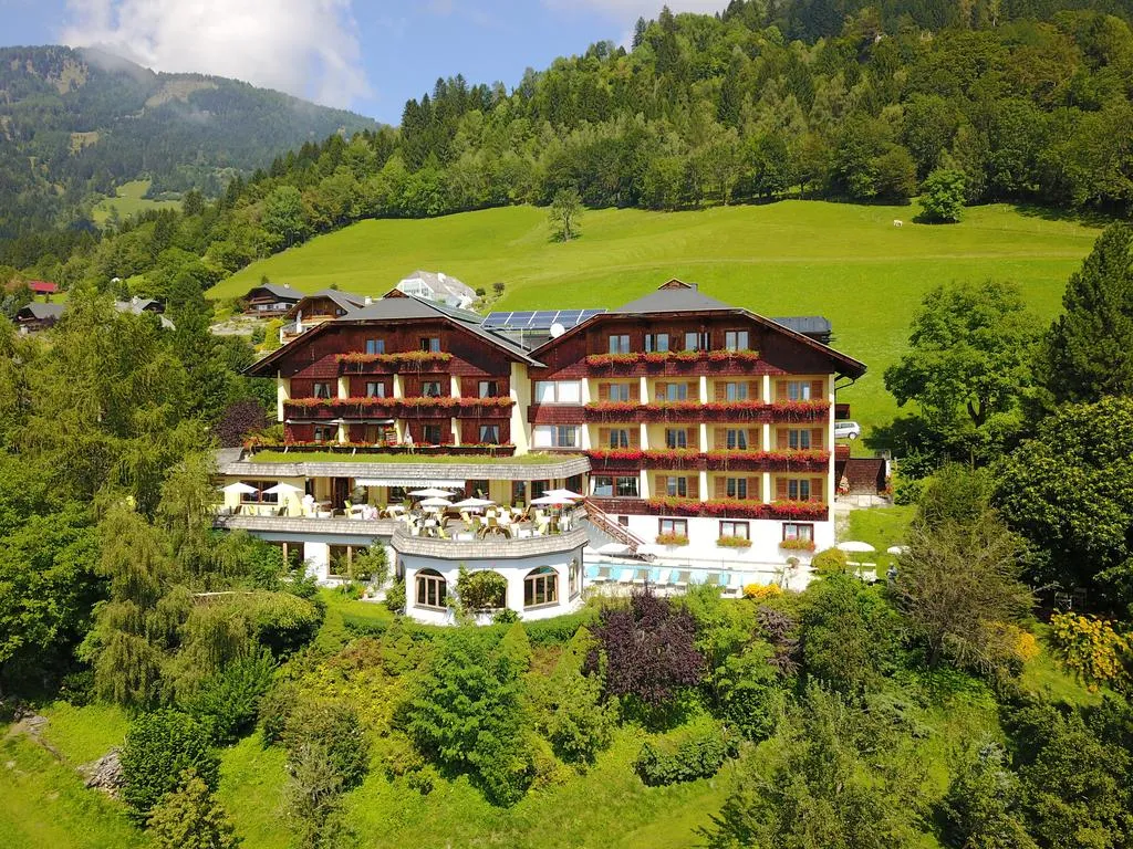 Building hotel Naturhotel Alpenrose