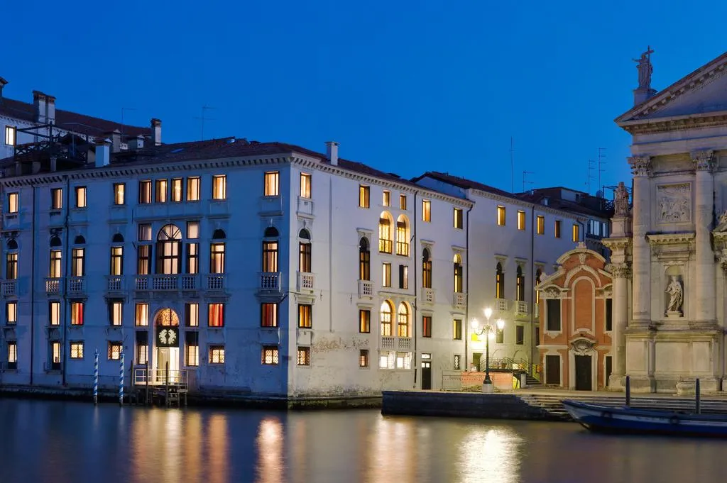Building hotel Palazzo Giovanelli