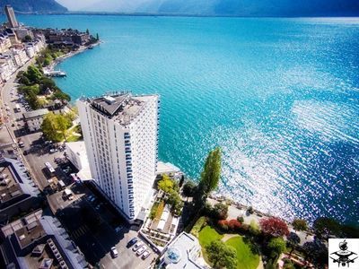 Building hotel Eurotel Montreux