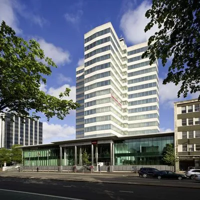 Building hotel Mercure Cardiff Holland House Hotel and Spa