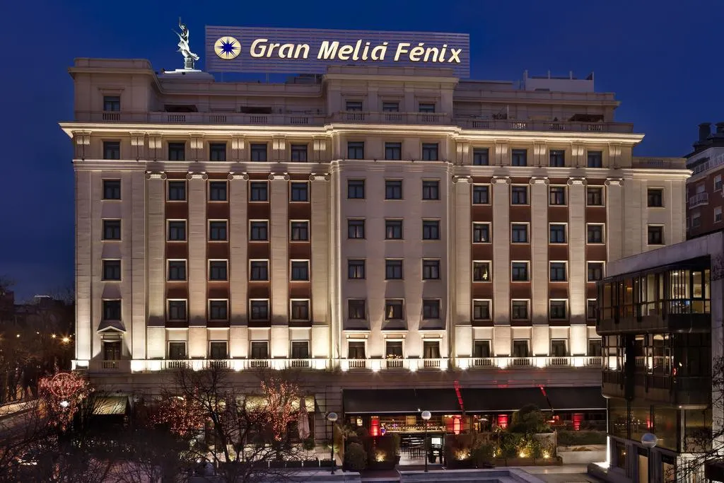 Building hotel Gran Melia Fenix
