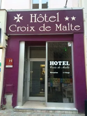 Building hotel A la Croix de Malte