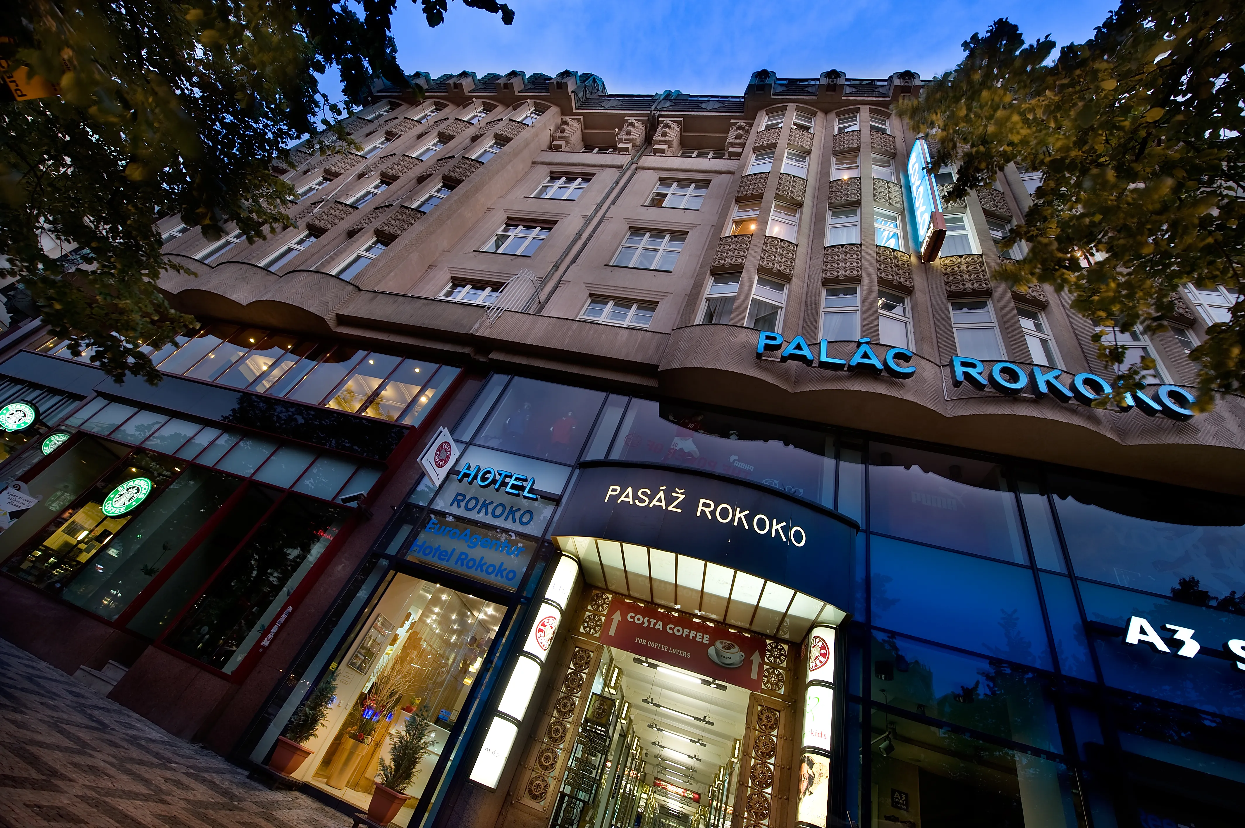 EA Hotel Rokoko