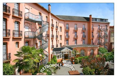 Building hotel Grand Métropole Lourdes