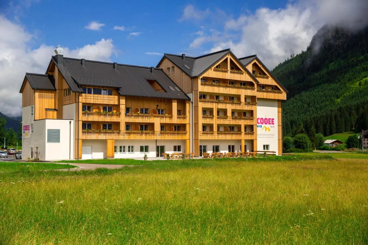 Building hotel COOEE alpin Hotel Dachstein