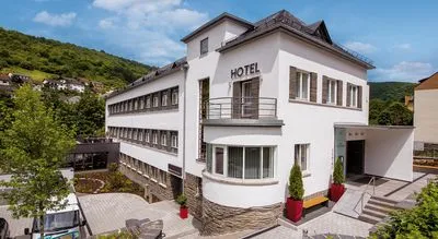 Building hotel Hotel Im Schulhaus