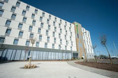 Building hotel Holiday Inn Express Aberdeen Airport
