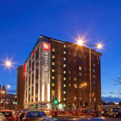 Building hotel ibis Belfast City Centre