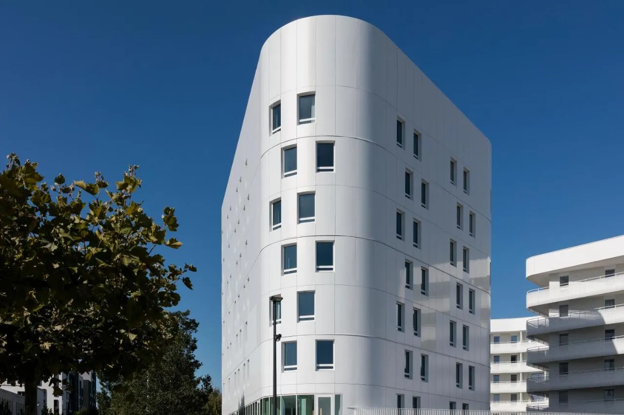 Building hotel Citadines Confluent Nantes