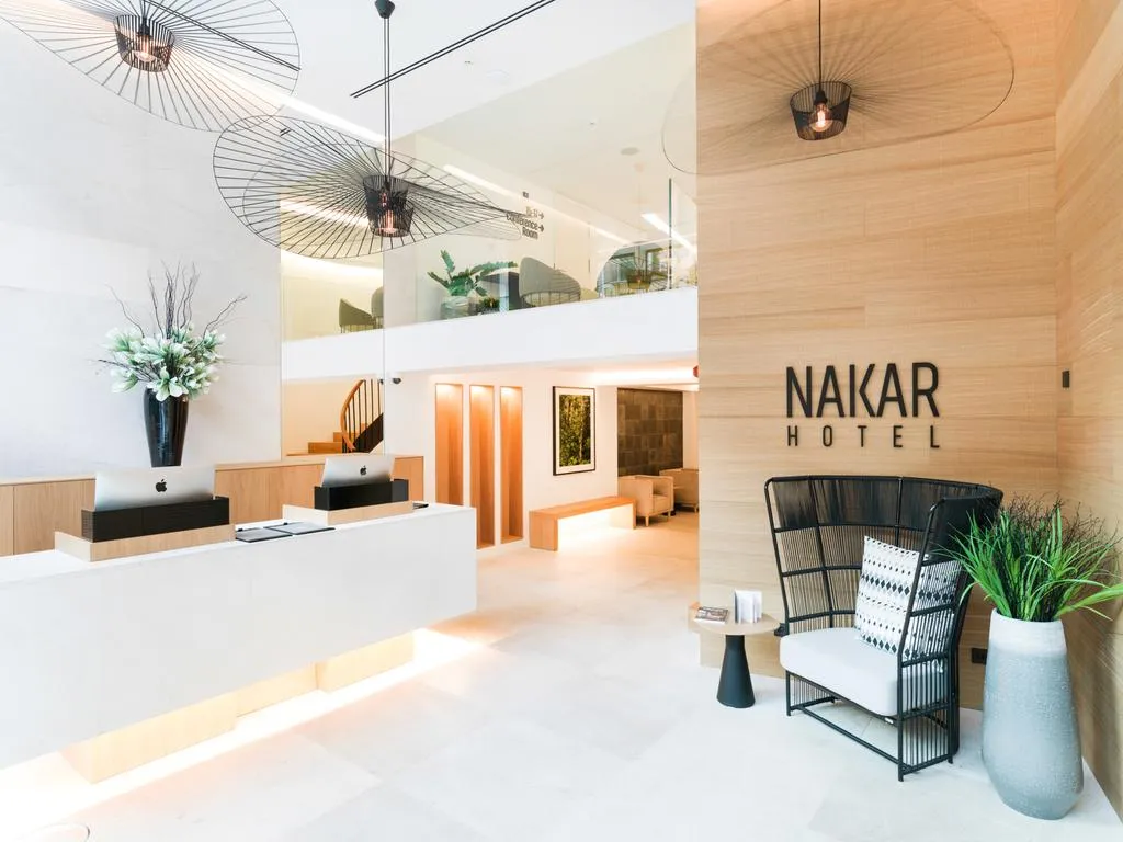 Building hotel Nakar Hotel