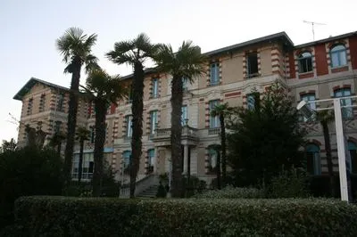 Building hotel Villa Regina