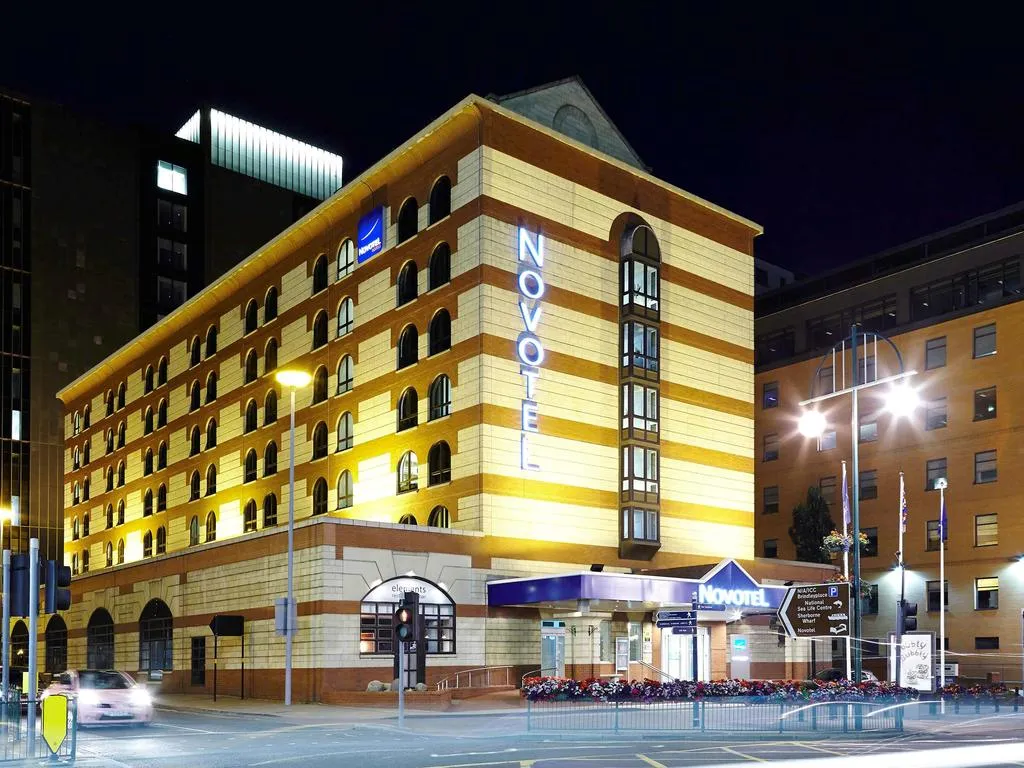 Building hotel Novotel Birmingham Centre