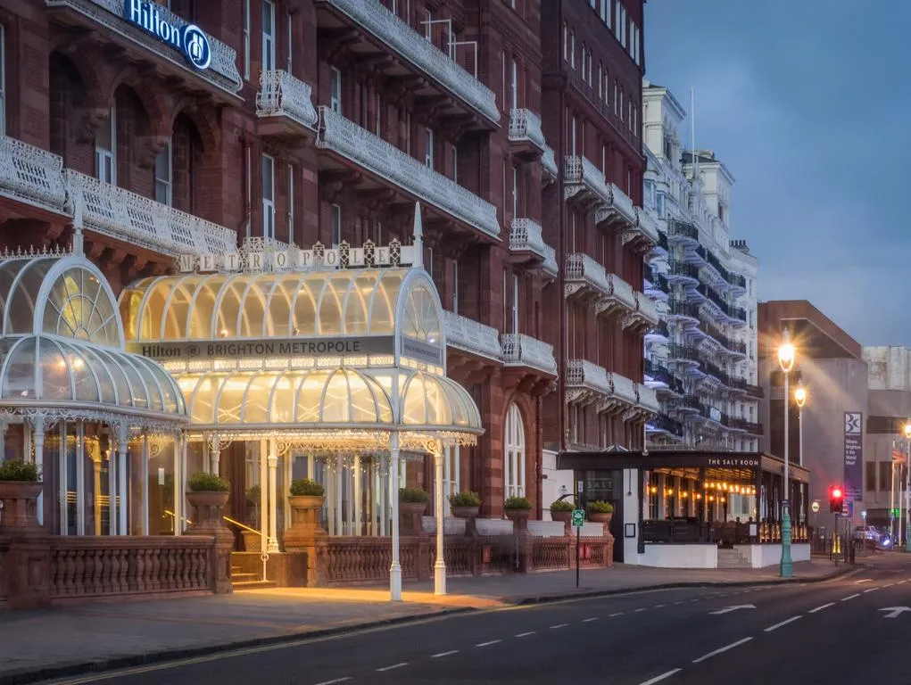 Building hotel Doubletree by Hilton Brighton Metropole