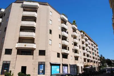 Building hotel Riviera Eden Palace
