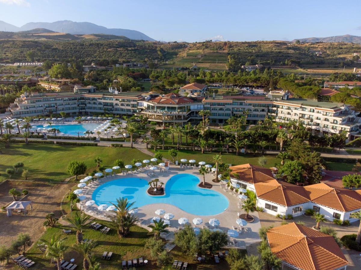Building hotel Grand Palladium Sicilia Resort & Spa