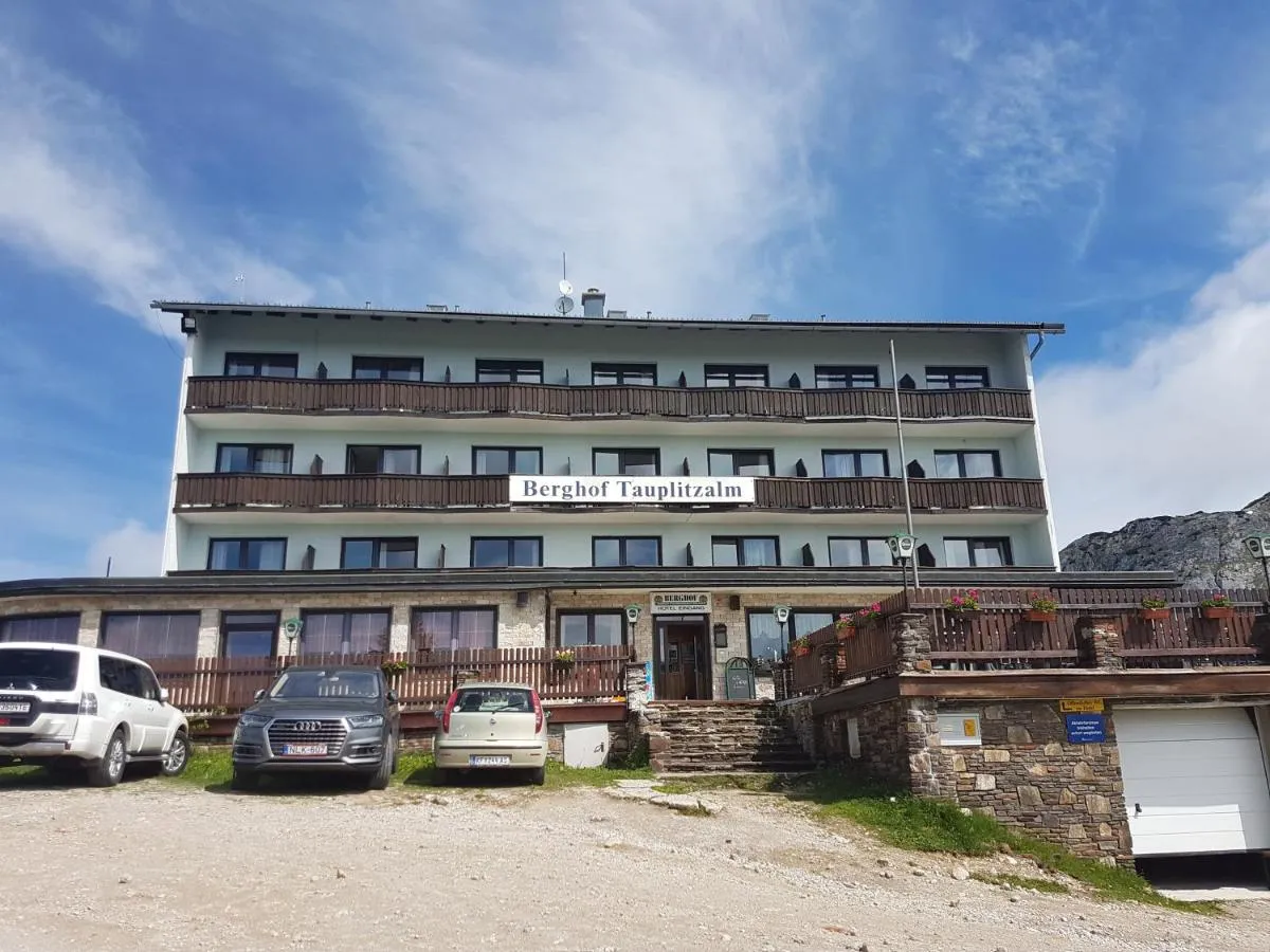 Building hotel Berghof Tauplitzalm