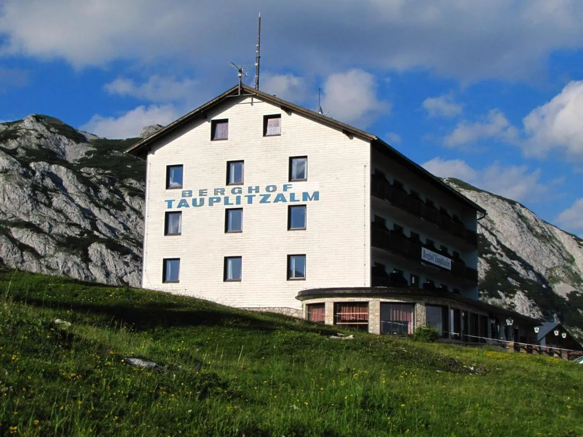 Building hotel Berghof Tauplitzalm