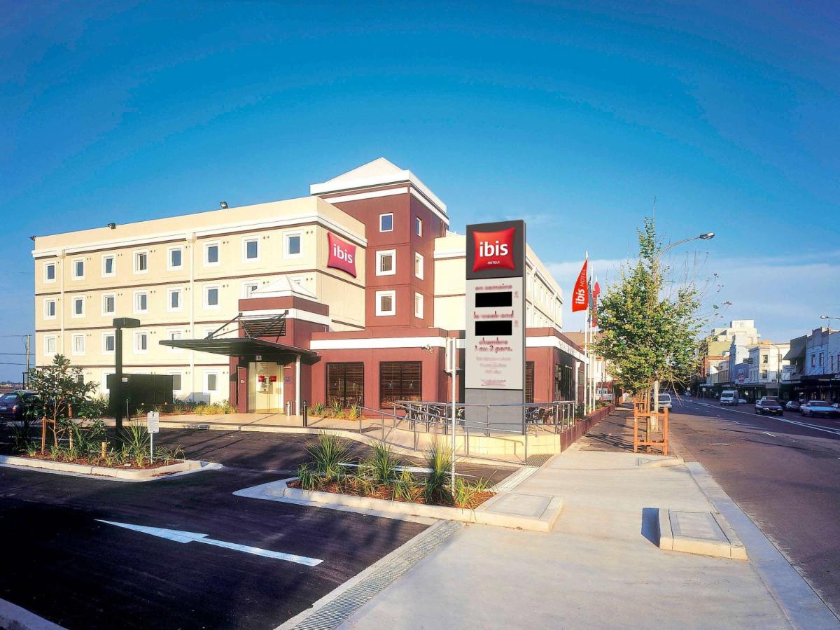 Building hotel Ibis Newcastle