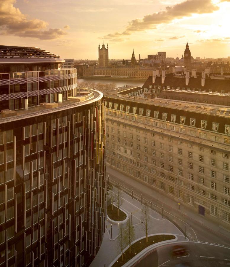 Building hotel Park Plaza Westminster Bridge