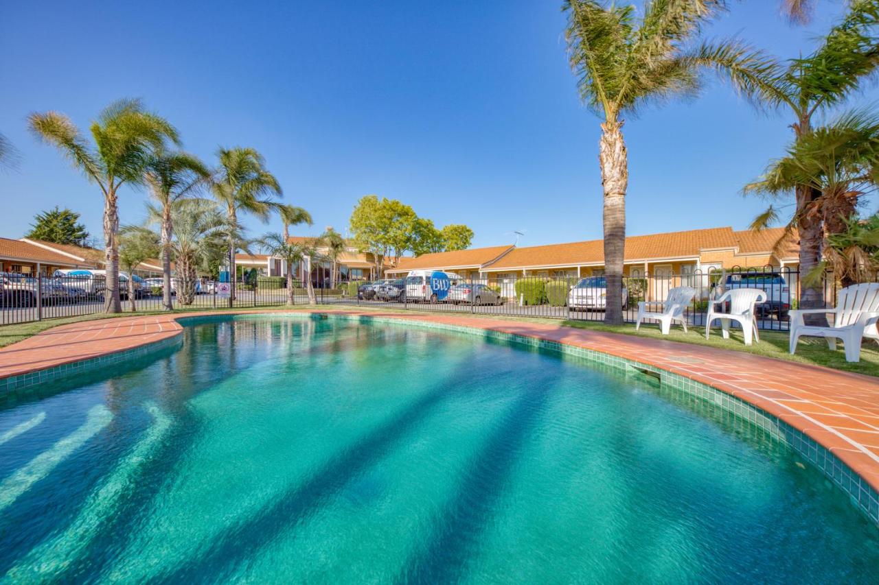 Best Western Airport Motel and Convention Centre