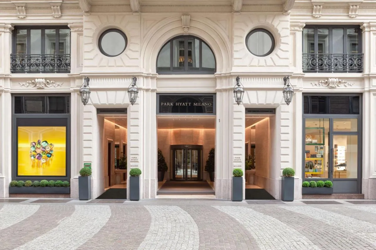 Building hotel Park Hyatt Milan