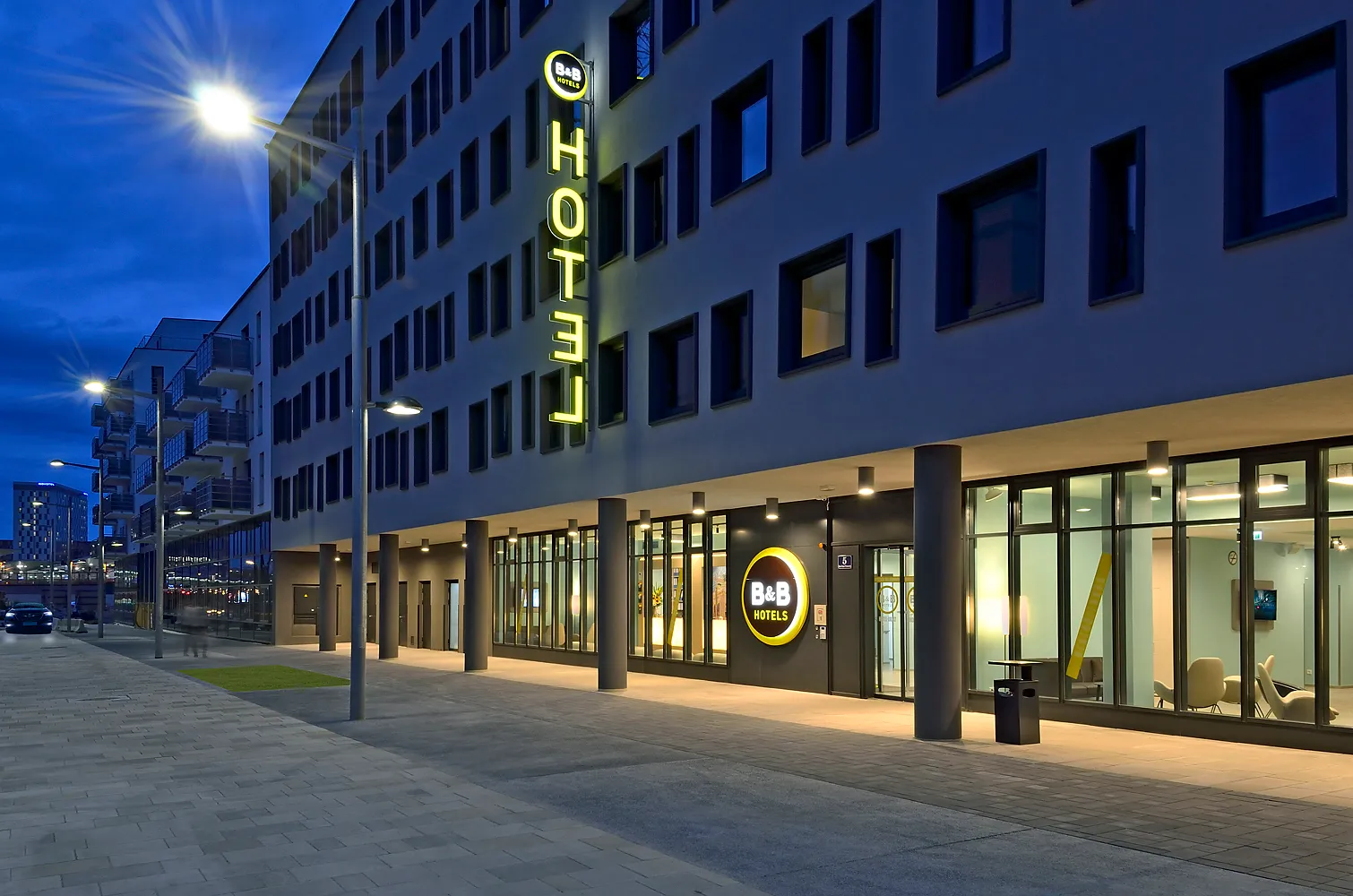 Building hotel B&B HOTEL Wien-Hbf