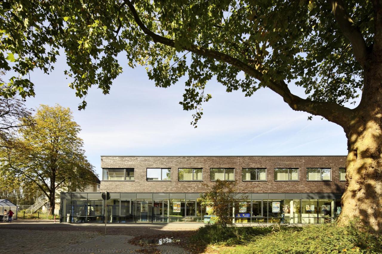 Building hotel Petul Apart Hotel "Am Ruhrbogen
