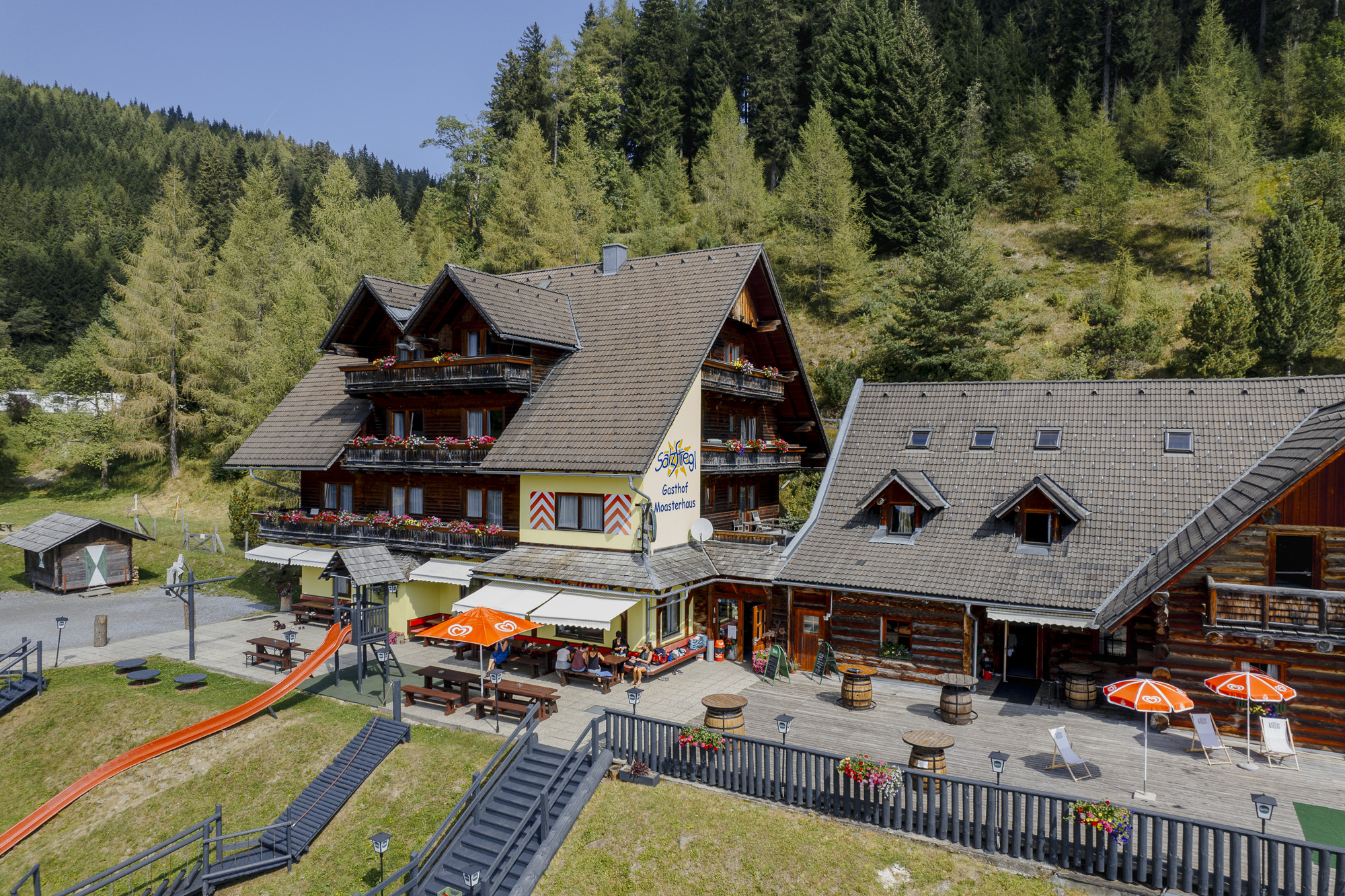 Building hotel Moasterhaus